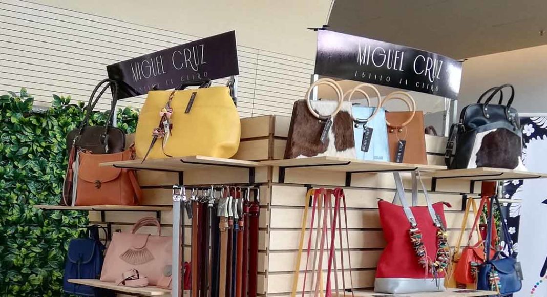 Miguel Cruz. Tienda física.