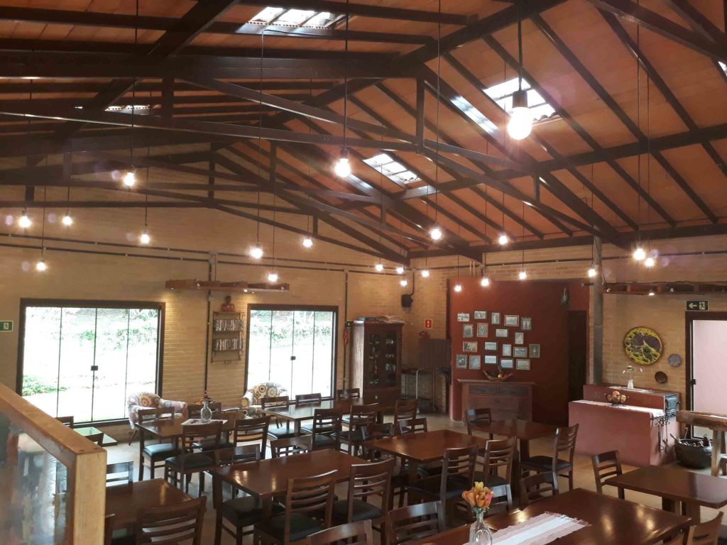 Yosef Ingeniería. Restaurante iluminado