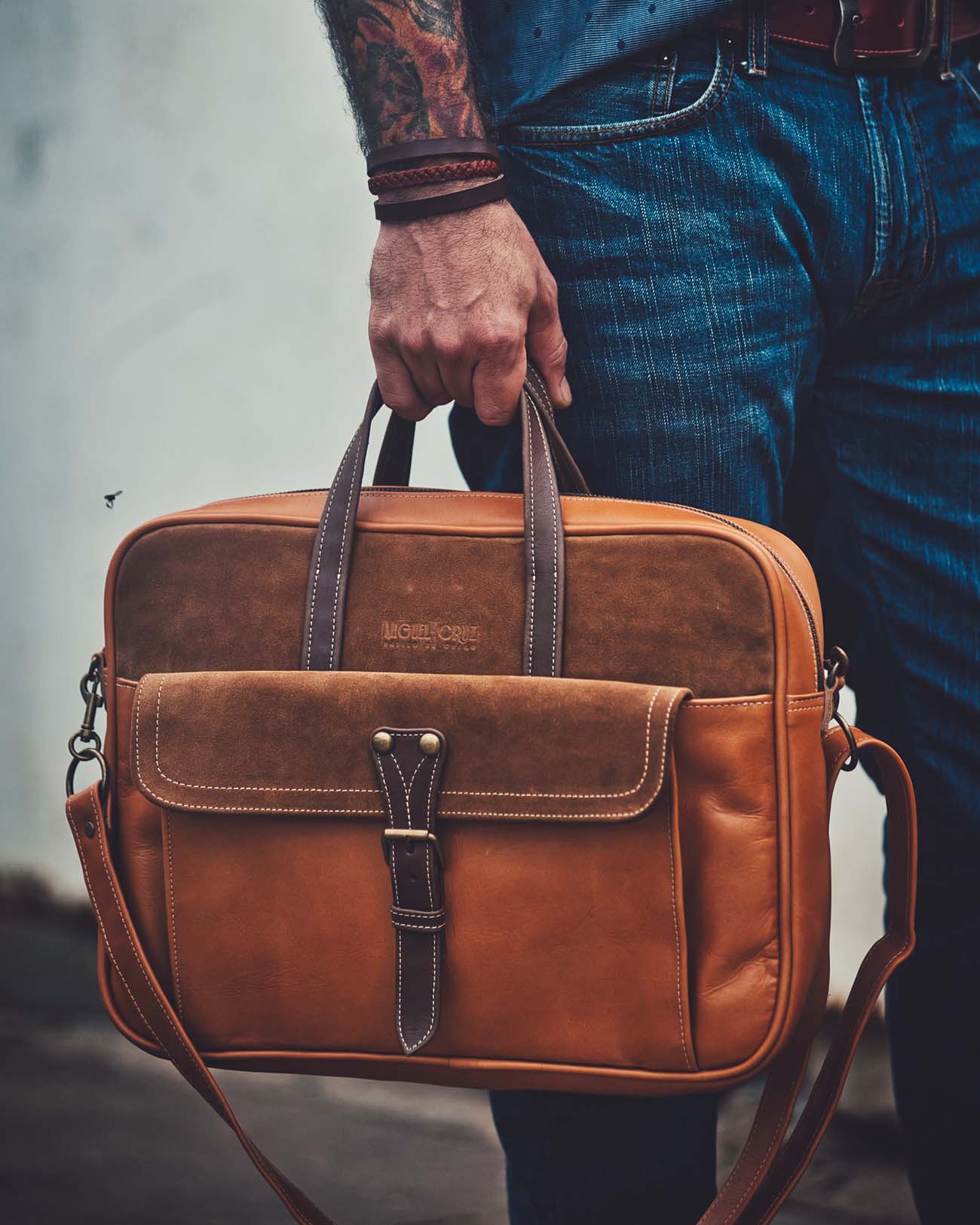 Miguel Cruz. Bolsa para hombre.