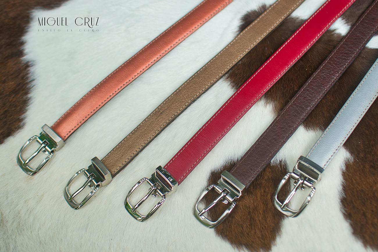 Miguel Cruz. Cinturones para mujer.
