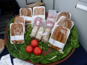 Cecinas Kairos. Productos en bandeja