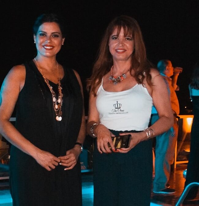 Marketing para organización de eventos. Achu Ghiglione como presentadora de un lanzamiento realizado por TheClass junto a Rocio Venialgo