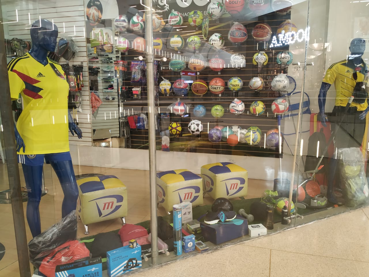 MacroDeportes. Vitrina
