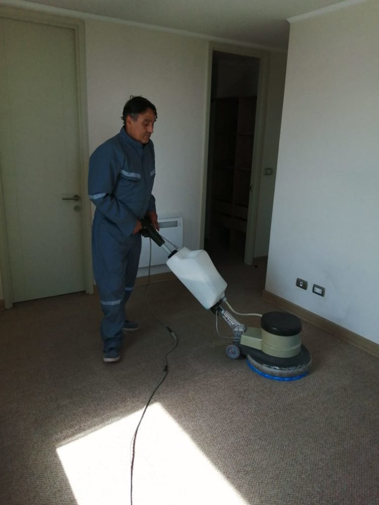 Full Wash. Richard con la pulidora