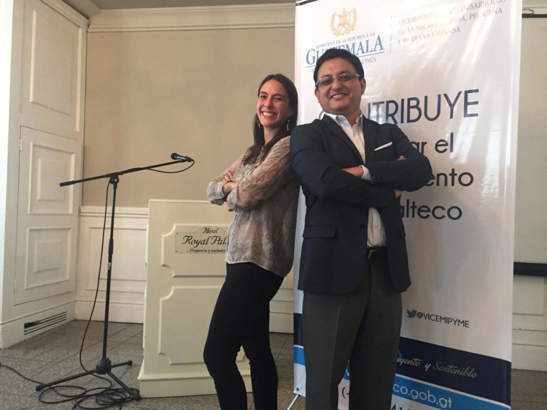 NEGU. Propietario y compañera
