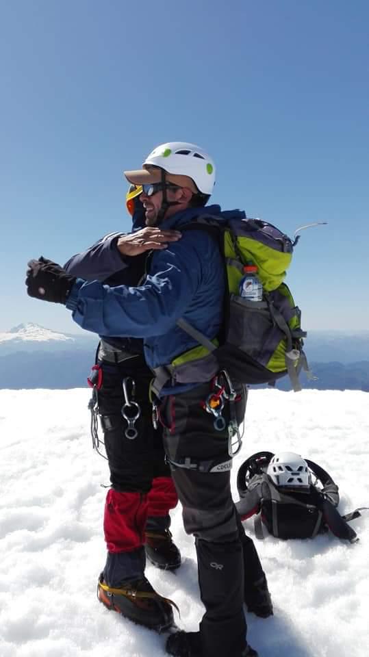 Plan de Digitalización Chile. Ascenso a los volcanes con Peripillan Expediciones.