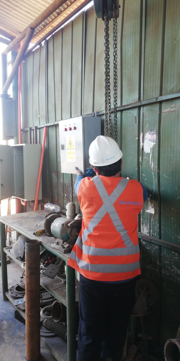 Dieléctrica. Servicios.