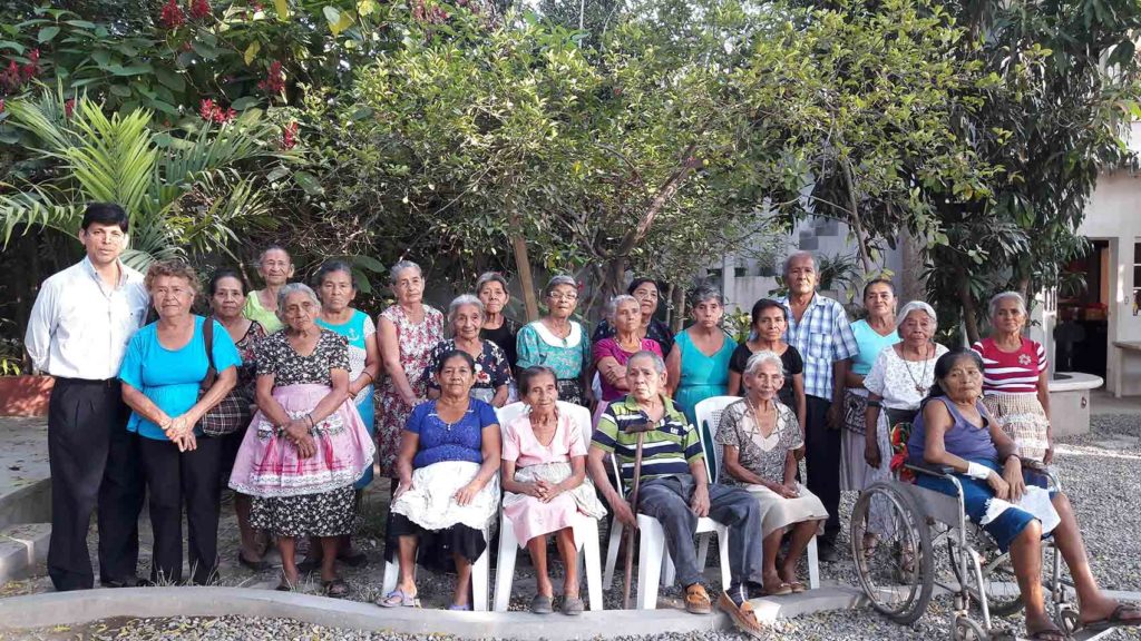 Alojamiento Santa Gertrudis. Personas de la tercera edad