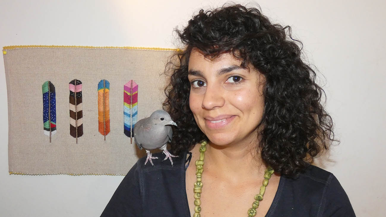 Psicólogo Transpersonal. Carolina con plumas