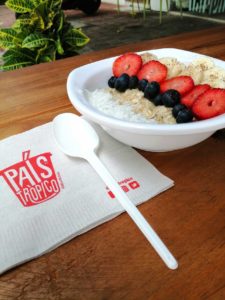 País Trópico. Fruta y avena
